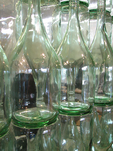 BIGbottlewall-CU2-350.jpg