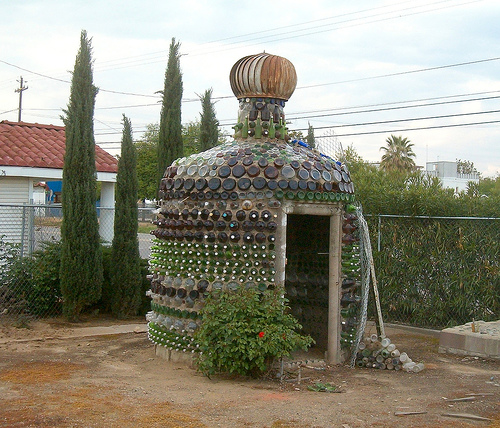 bottleshapedbottlehouse.jpg