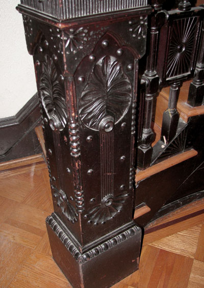 staircasecolumn450.jpg